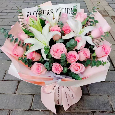 哈尔滨18朵粉玫瑰2支百合，我的心尖宝贝