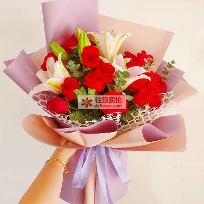 哈尔滨18朵红玫瑰百合,真情相守一生